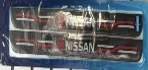 Set de Protector Pisada Fibra MODELO NISSAN Set de Protector Pisada Fibra MODELO NISSAN